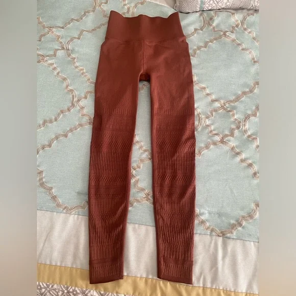 Fabletics Sculptknit Leggings, XS, Macrame, 7/8, High-Waisted, Chestnut - Picture 3 of 10
